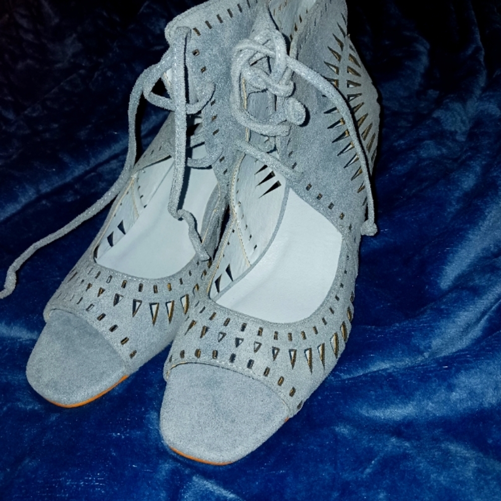 Womens Shoes